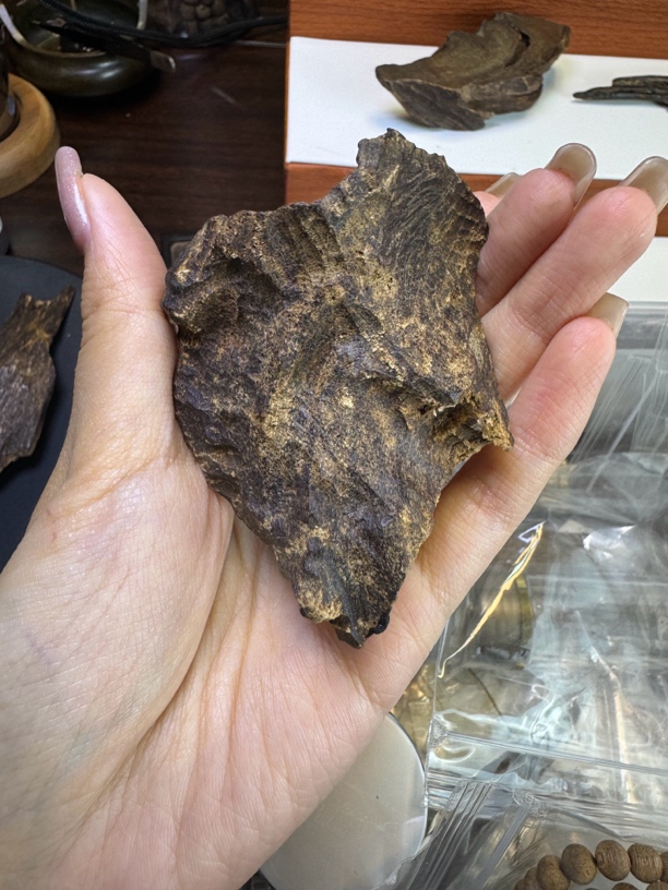 百年海南尖峰岭沉香，重18.8克秒沉价格23800厚壳味道清扬干净回甘