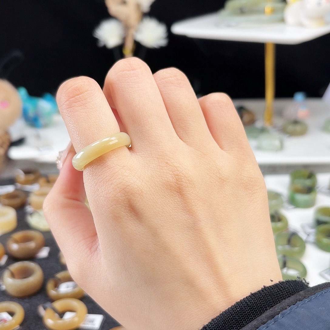 和田玉未镶嵌戒指P11糖渐变细条17.1不退换