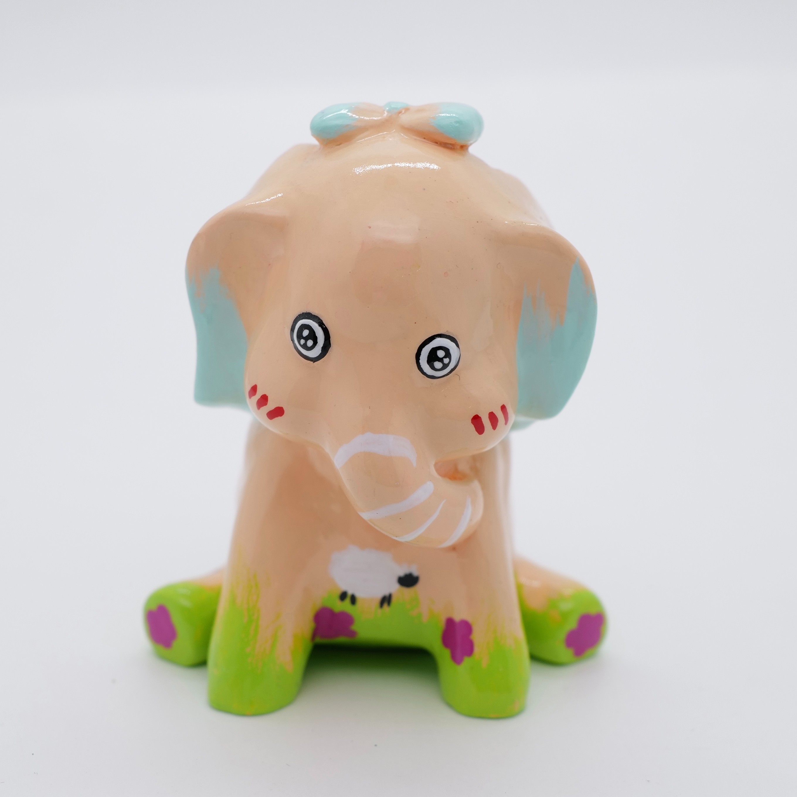 PM 王甜心工作室《大象》石膏作品，仅一件（非王甜心本人绘画）