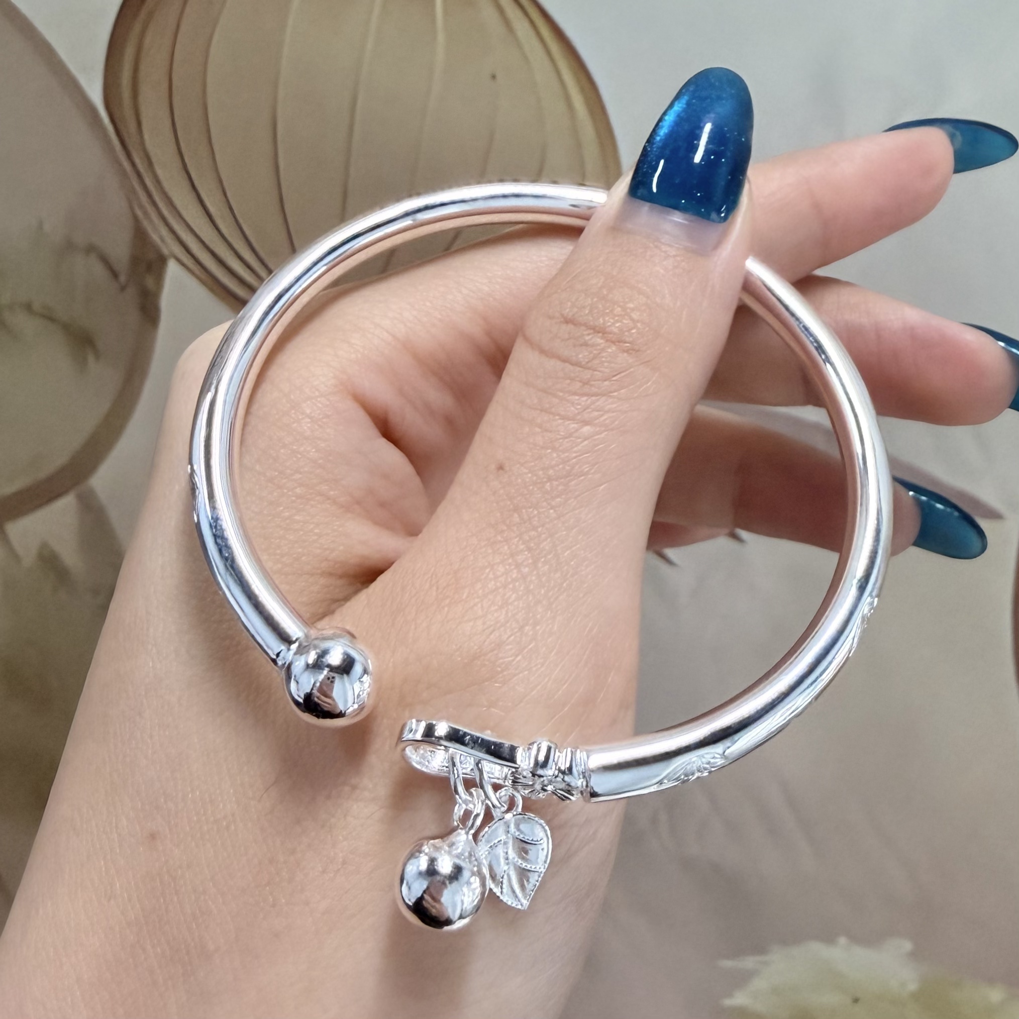 足银手镯 足银9999枫叶铃铛手镯开口可调节银镯子