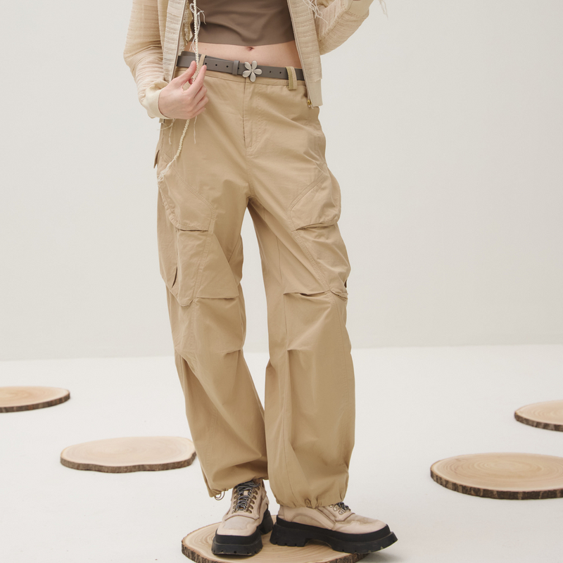 谜底伞兵裤长裤女2025秋新品立体袋收褶利落线条休闲裤253MK1218