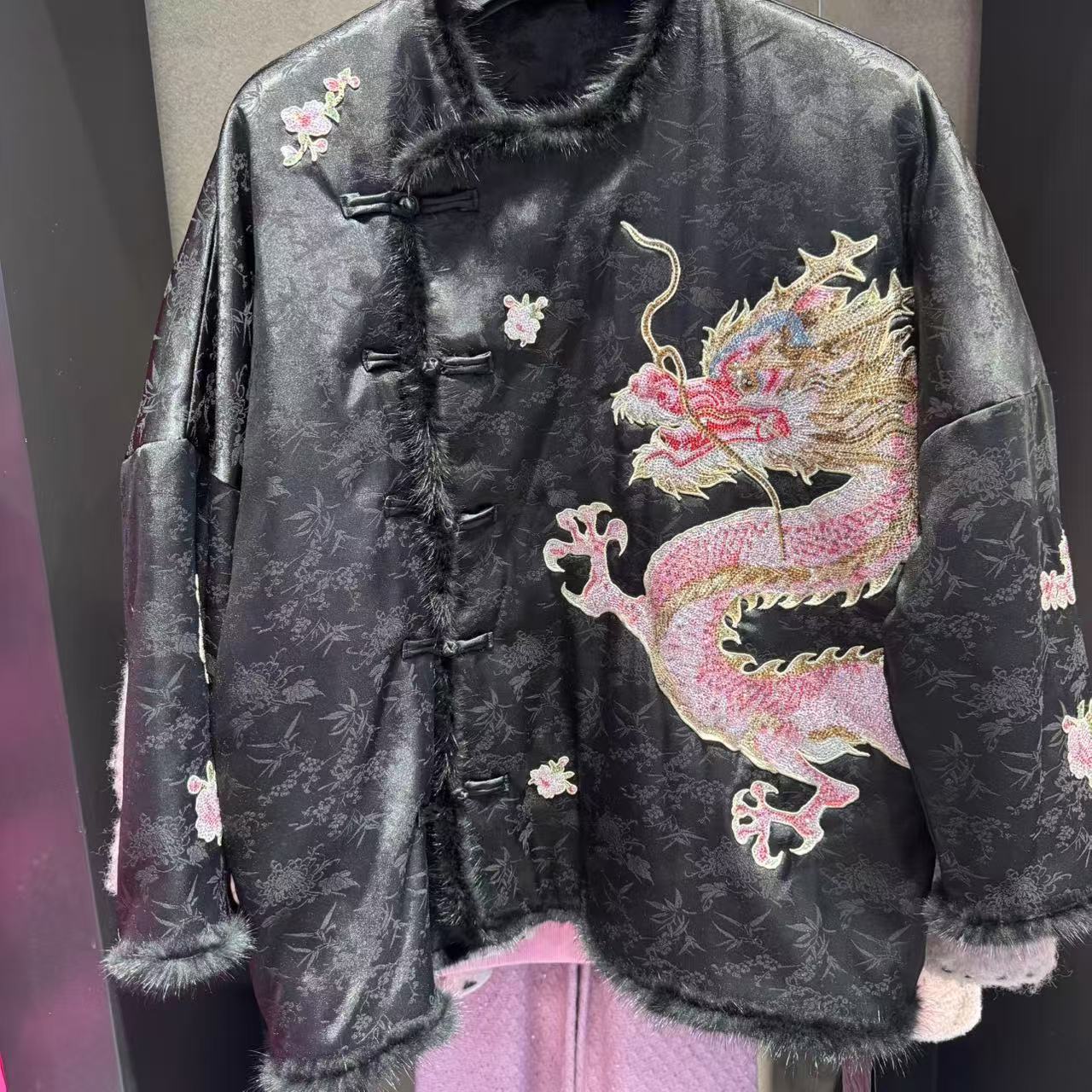 TCH服饰店播-烫钻龙重工新中式棉服外套T72D186002