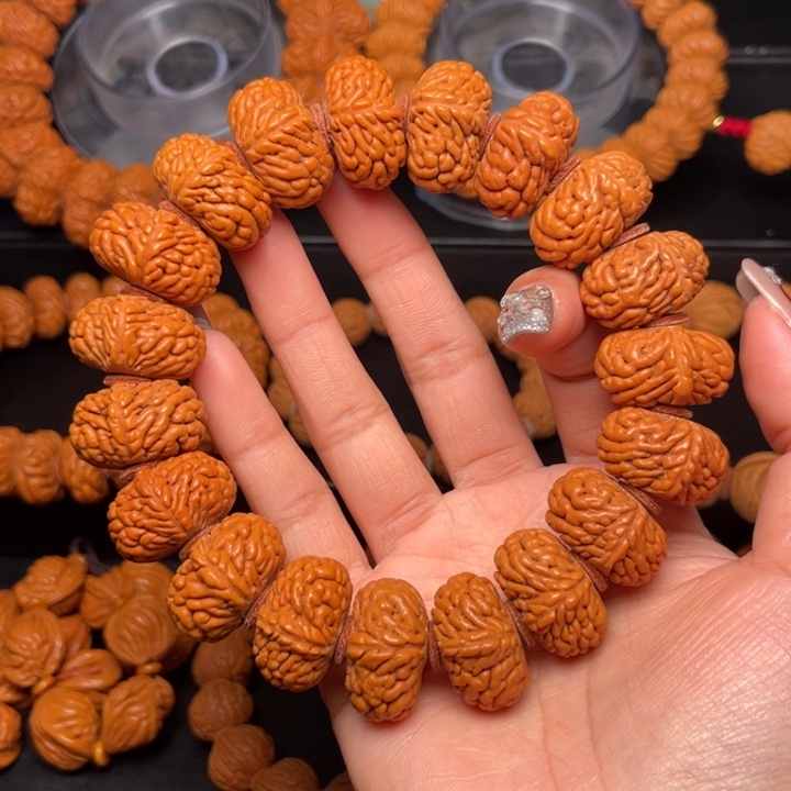 桃核手串22尺寸五爪金龙（23号链接）