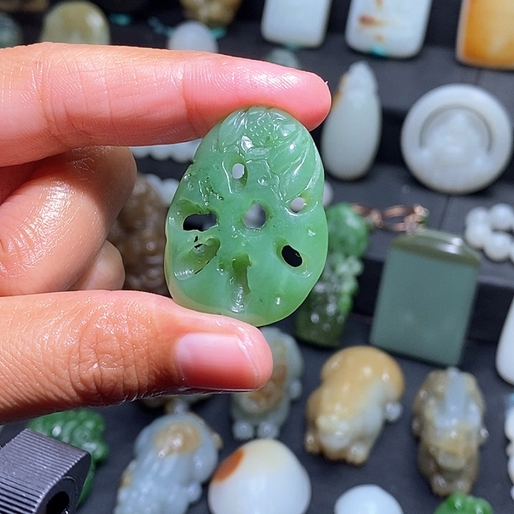 和田玉苹果绿荷花未镶嵌