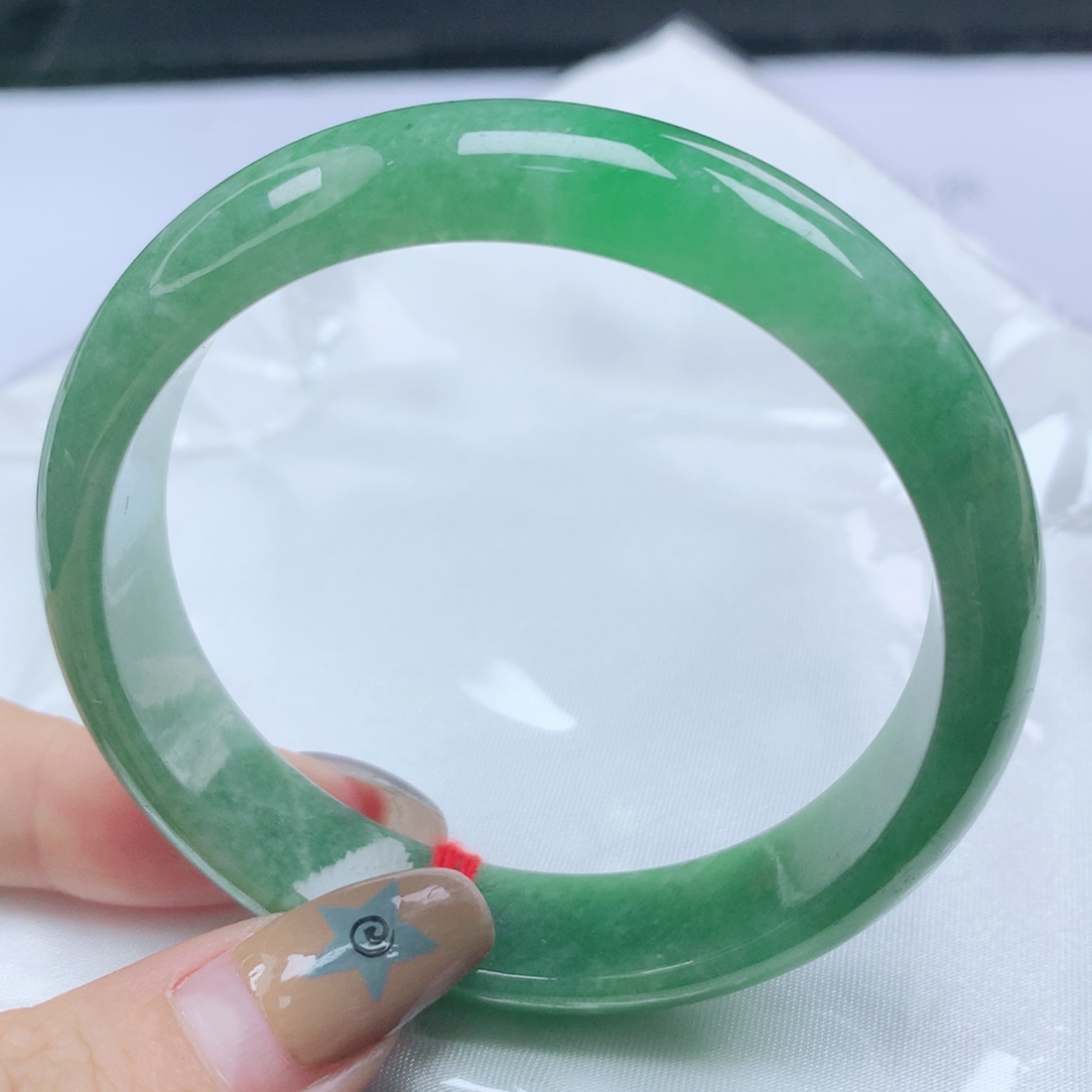翡翠未镶嵌手镯翡翠56.0色浓辣阳绿正圈