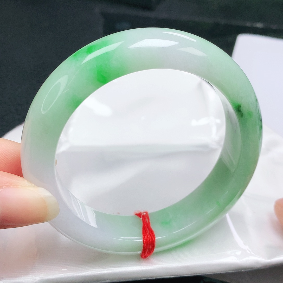 翡翠手镯未镶嵌正