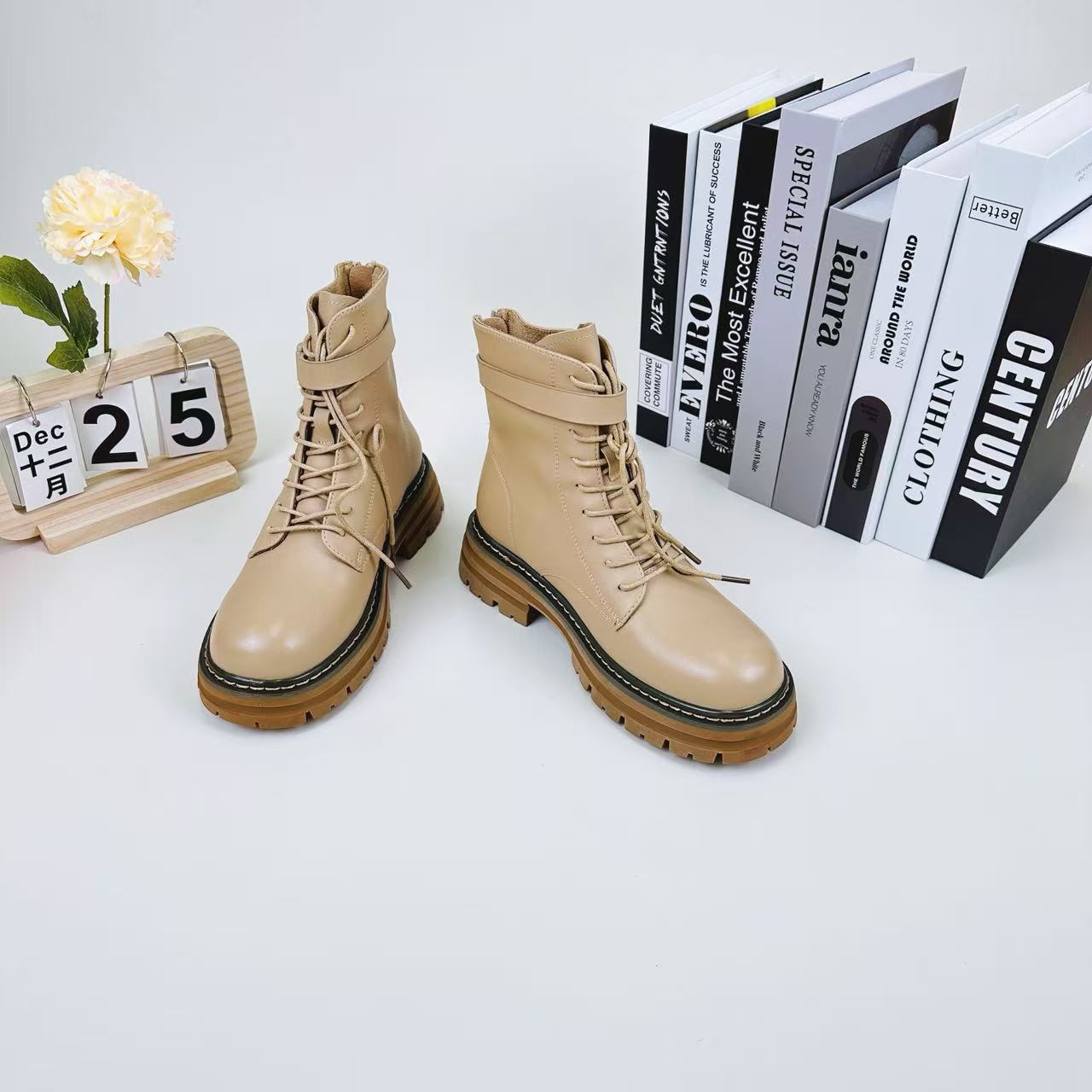 小强家女鞋  复古英伦风厚底马丁靴（A591-37-1）（6824X43862W-67）