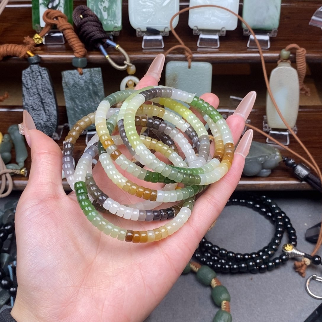 和田玉颈饰未镶嵌大**于