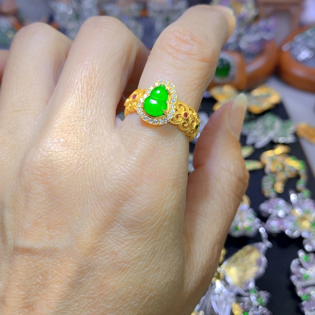 翡翠颈饰银S925镶嵌天然翡翠