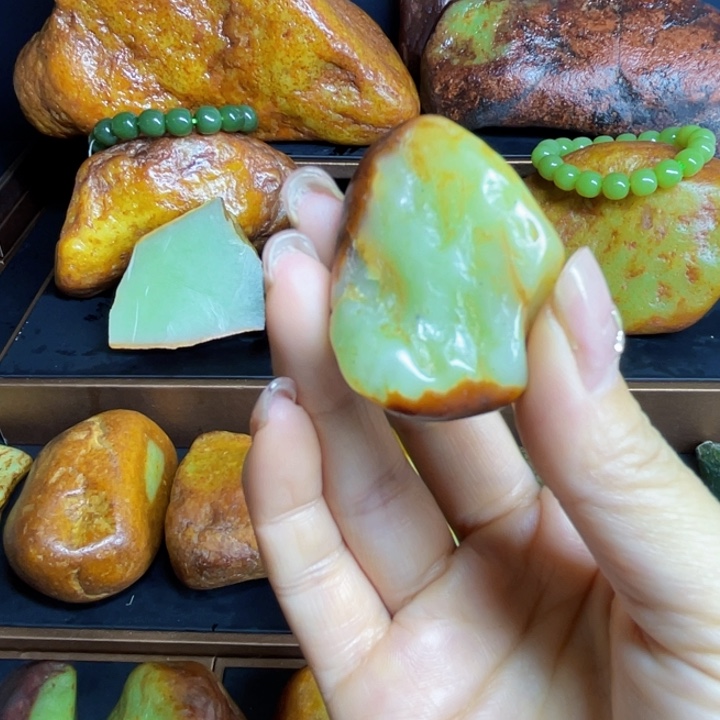 天***淡和田玉未镶嵌颈饰