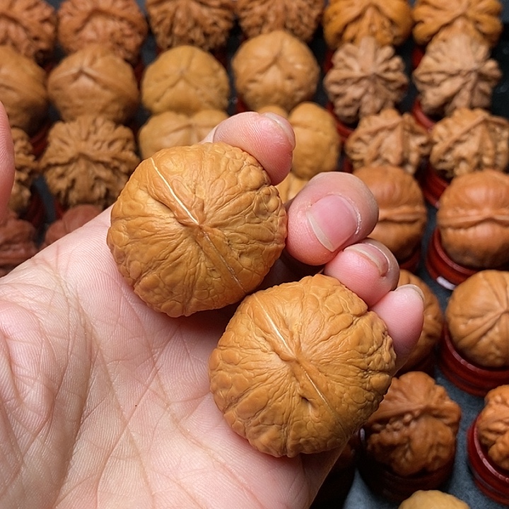 文玩核桃吊坠水晶元宝