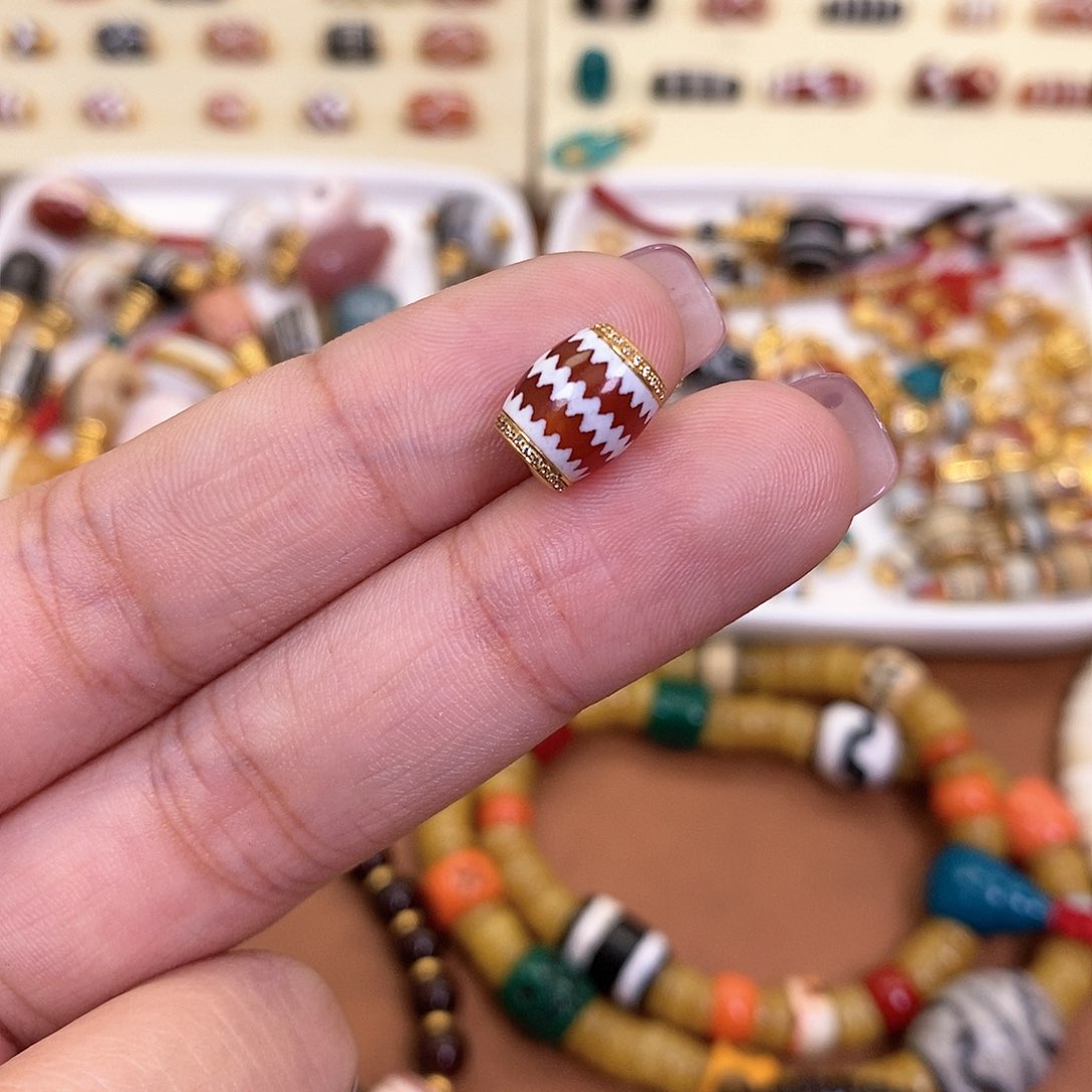 玛瑙/玉髓配饰18K金镶嵌8×10.2 边6.5