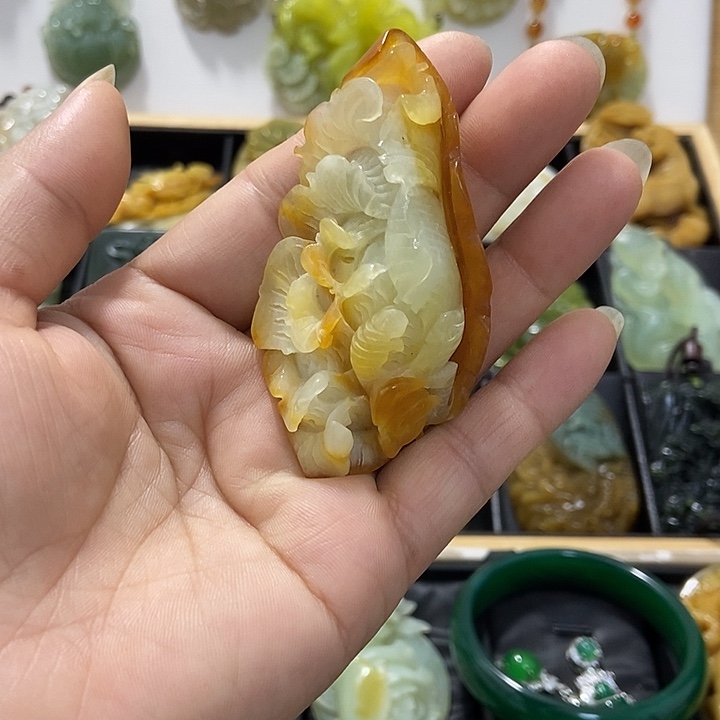 蛇纹石玉未镶嵌挂件