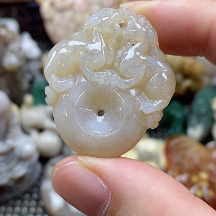 硅化珊瑚（珊瑚玉）颈饰未镶嵌