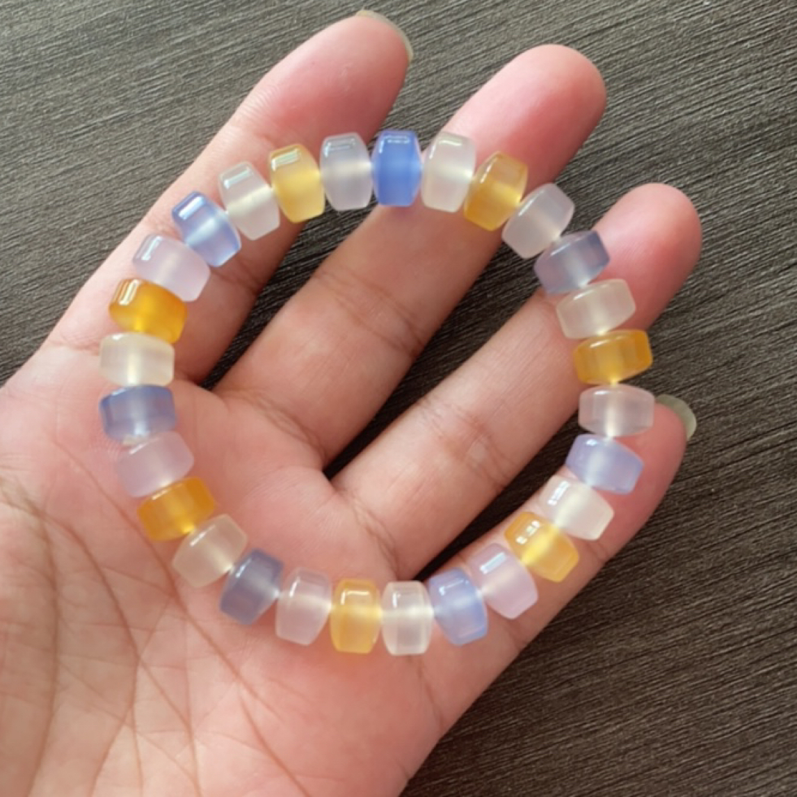 精美冰透女款多宝玛瑙直切手串