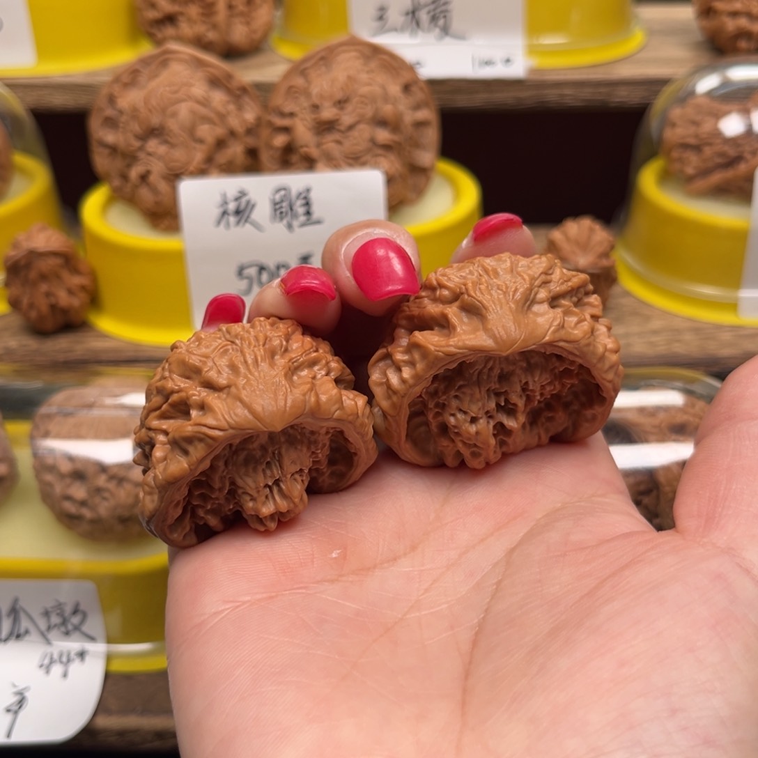 文玩核桃吊坠蛇头