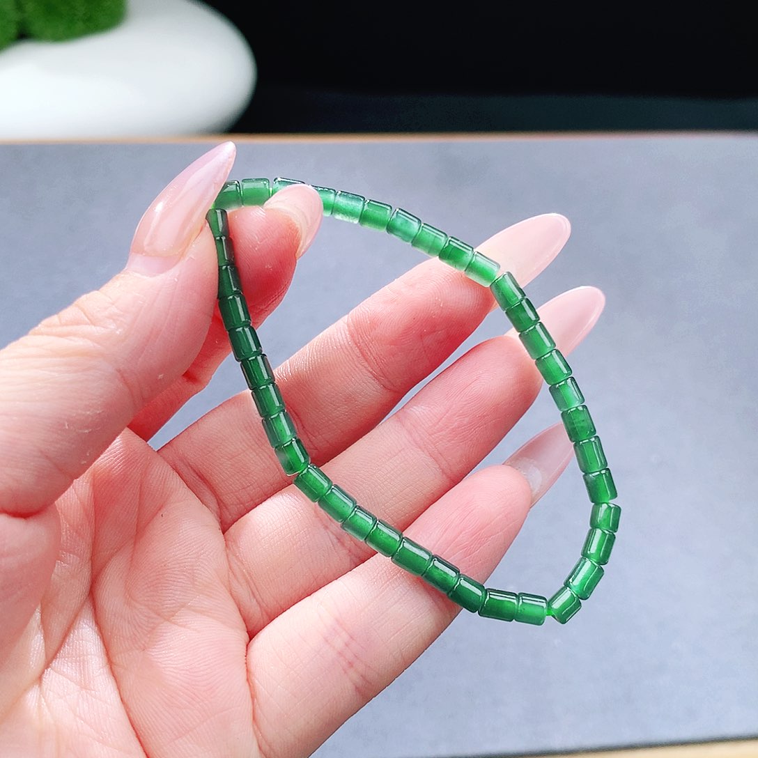 未镶嵌手镯（圆镯）翡翠