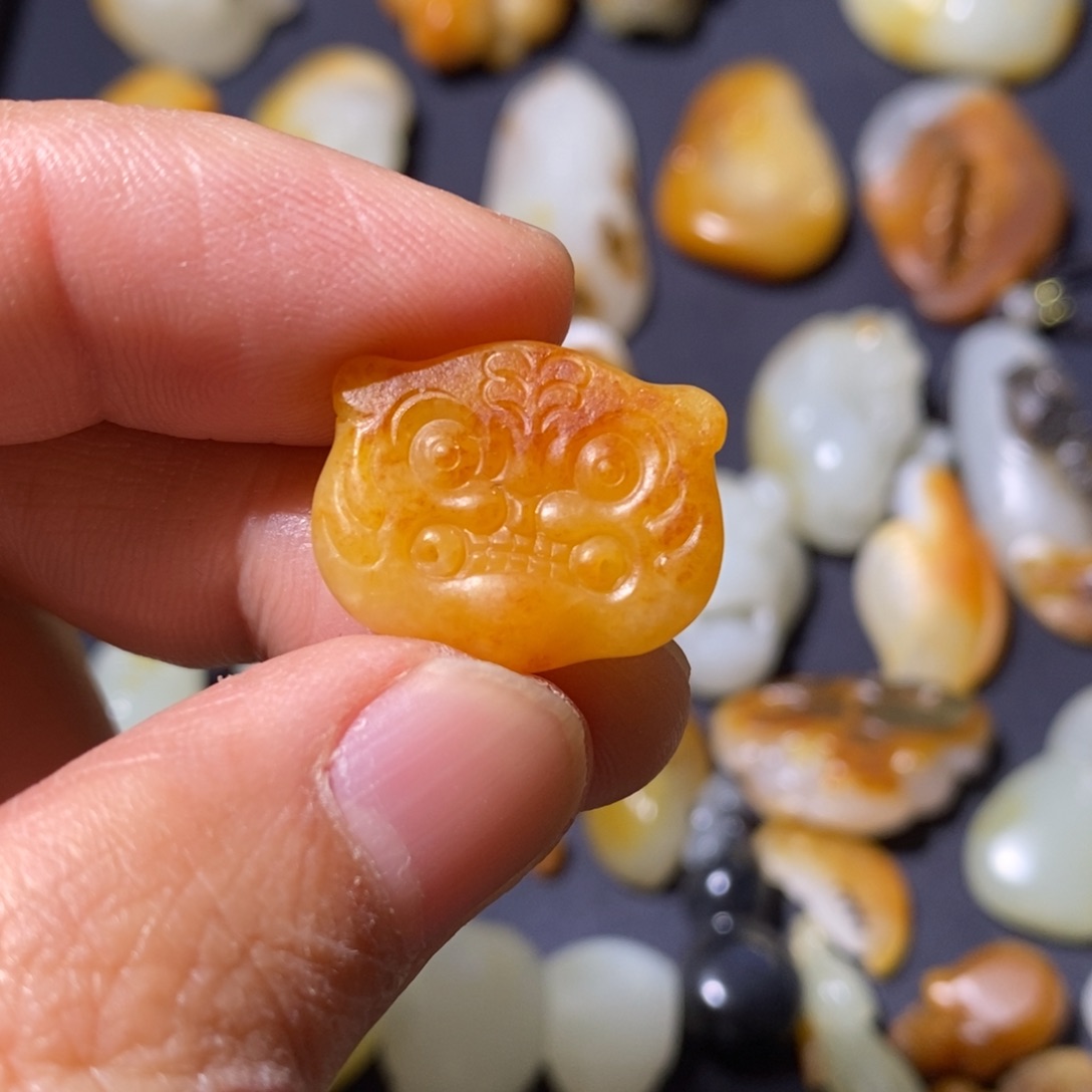 行***龍和田玉未镶嵌吊坠(不含链)