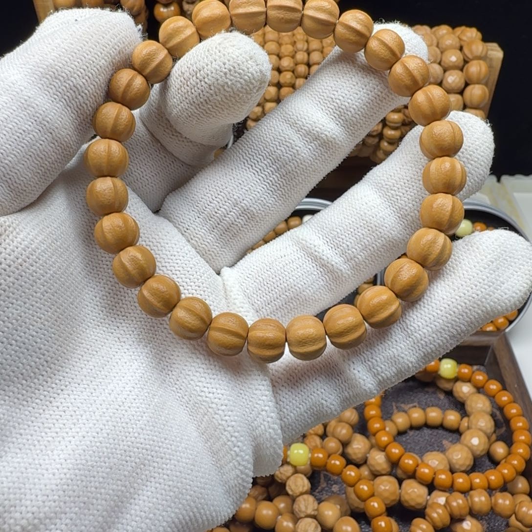 邵***.手串猴头核桃哑光麻面鲨鱼背