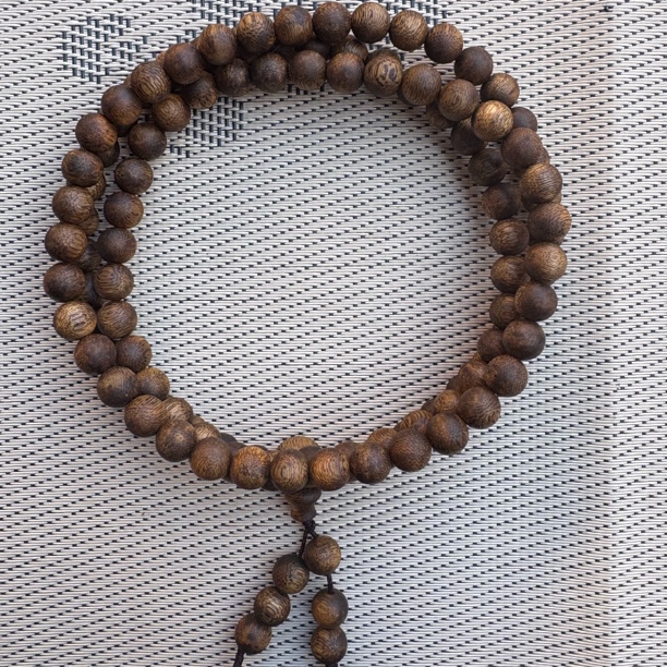 沉香16-流油王08-25克九五沉圆珠多圈多样性发一条18h