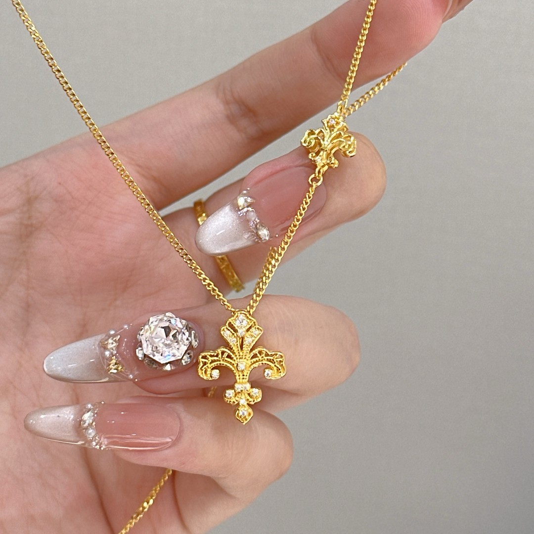 不支持7天无理由【镶嵌款鸢尾花黄金项链】足金999