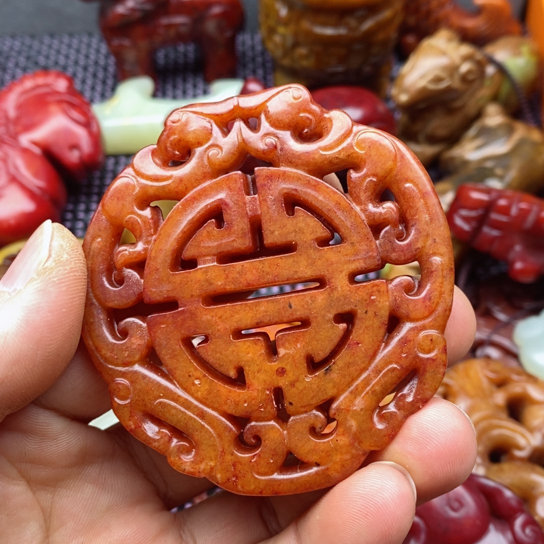 蛇纹石玉颈饰未镶嵌
