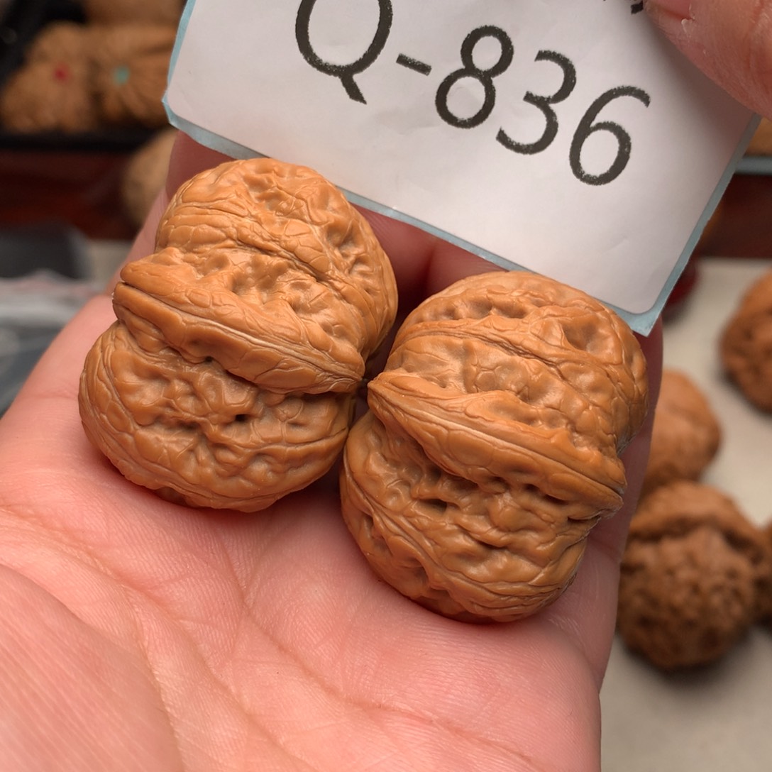 文玩核桃把件39元宝…….