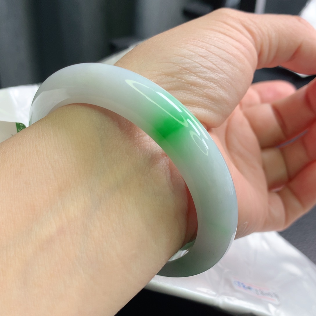 翡翠手镯未镶嵌缅甸58