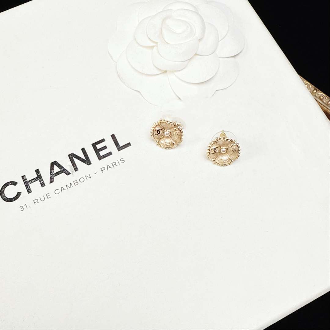 95新 Chanel/香奈儿 柚礼中古/香奈儿花朵珐琅耳钉lz511340