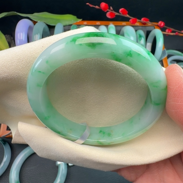 翡翠未镶嵌手镯缅甸翡翠