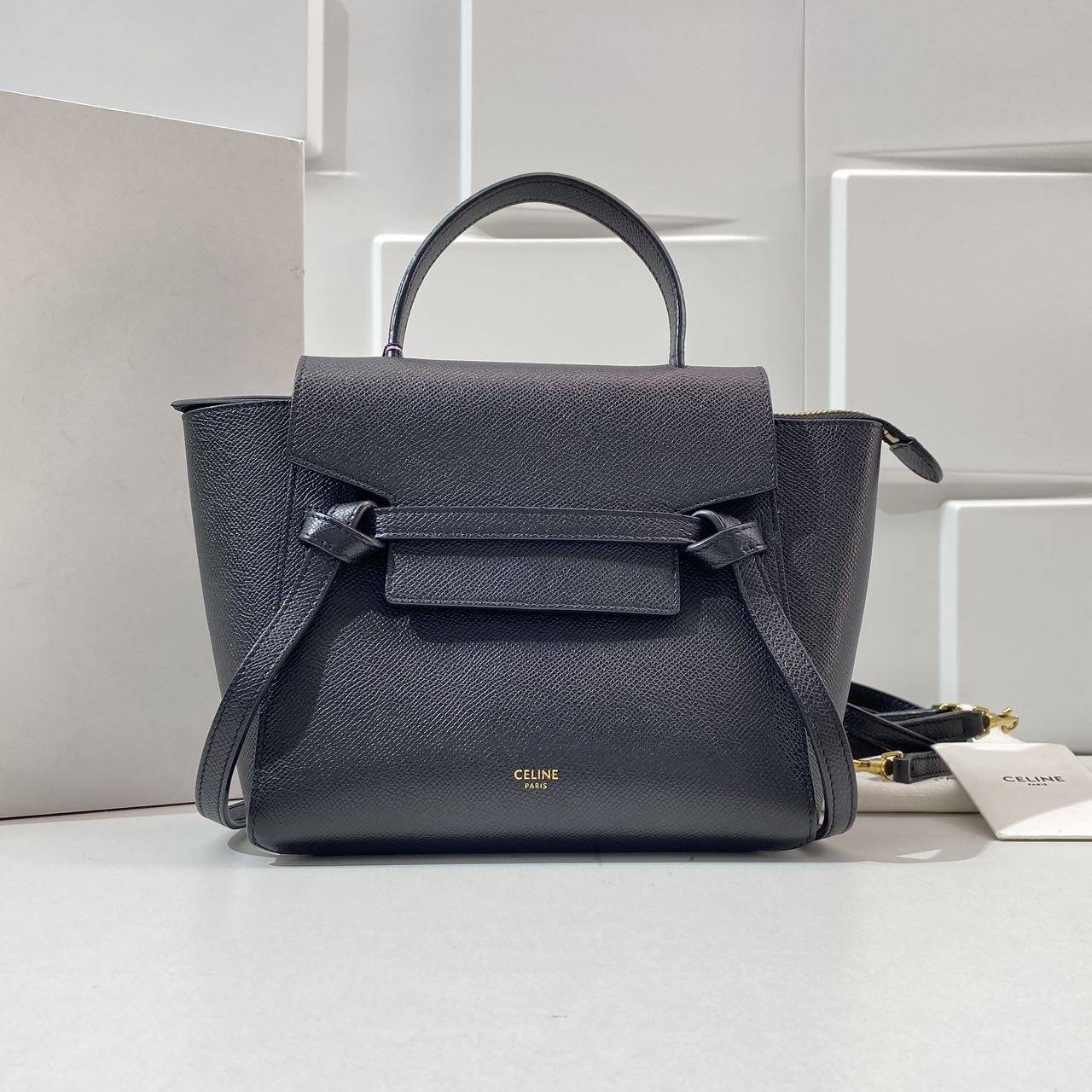 95新 Celine/思琳 赛琳黑色鲶鱼单肩包 THHZ2408