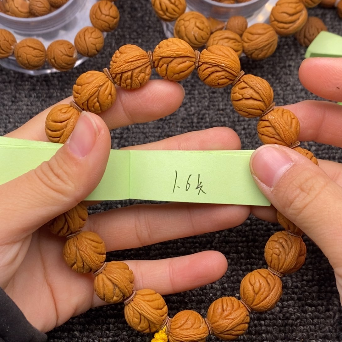 秦岭山脉龙纹桃核 18