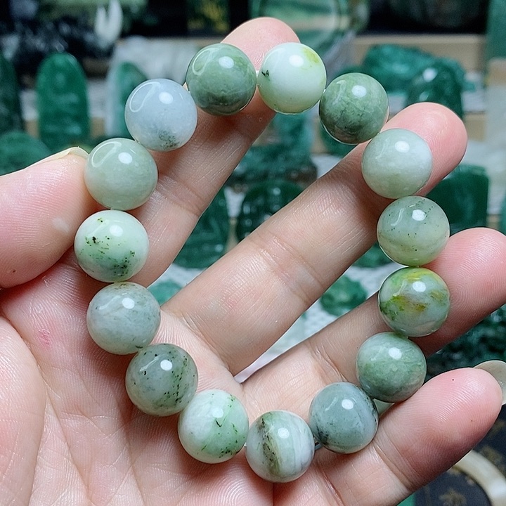 未镶嵌独山玉颈饰