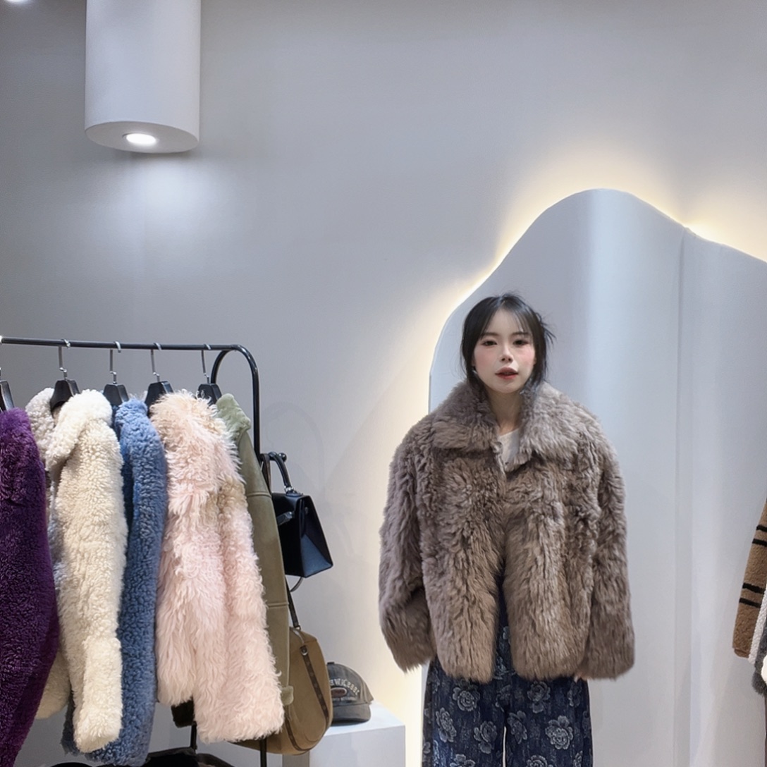 真皮皮毛一体外套222-3367/115斤内