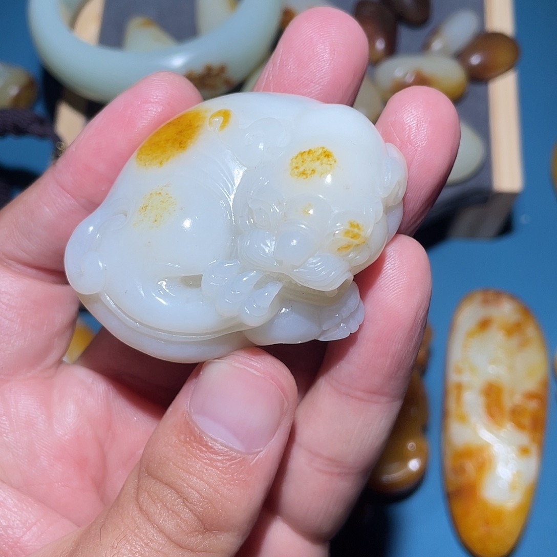 退***部和田玉未镶嵌车挂