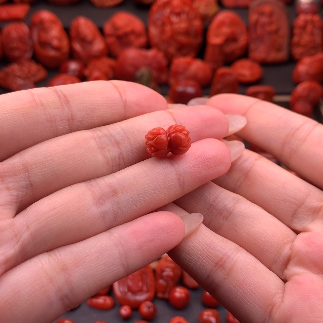 南红玛瑙南红川料精工双头莲花9.5mm未镶嵌