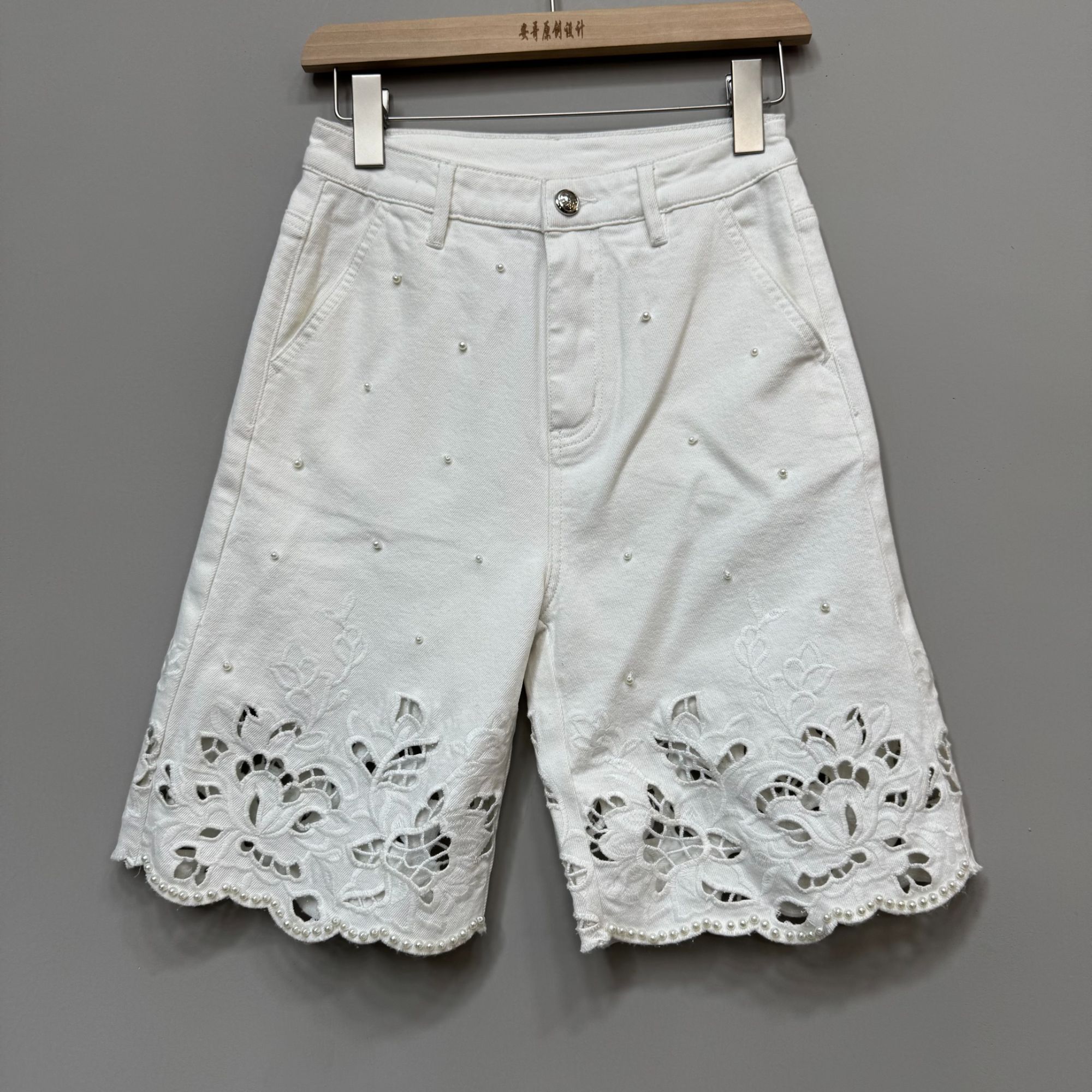 夏季时尚设计感高腰显瘦半镂空蕾丝阔腿宽松女装短裤