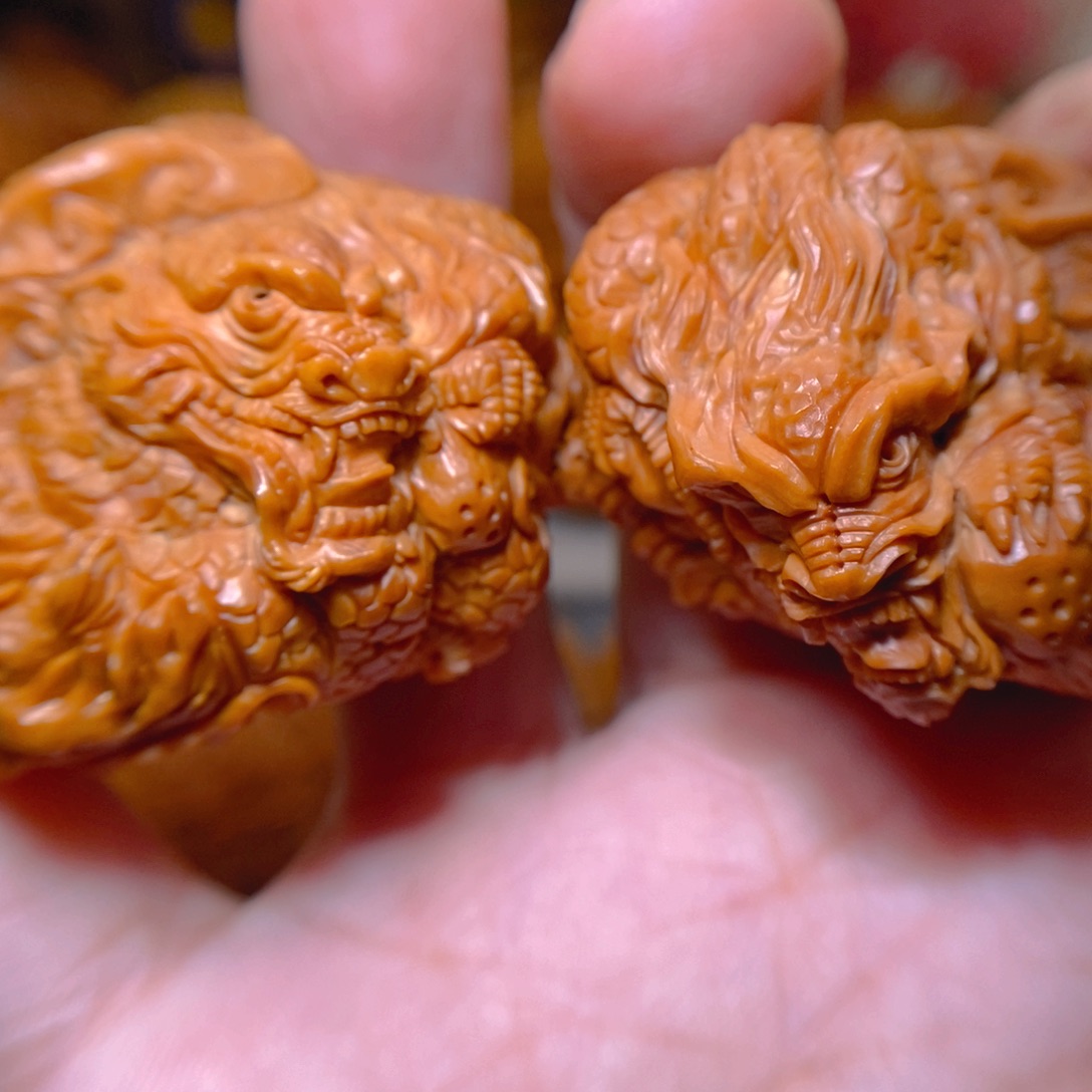 把件文玩核桃纯手工雕刻九龙