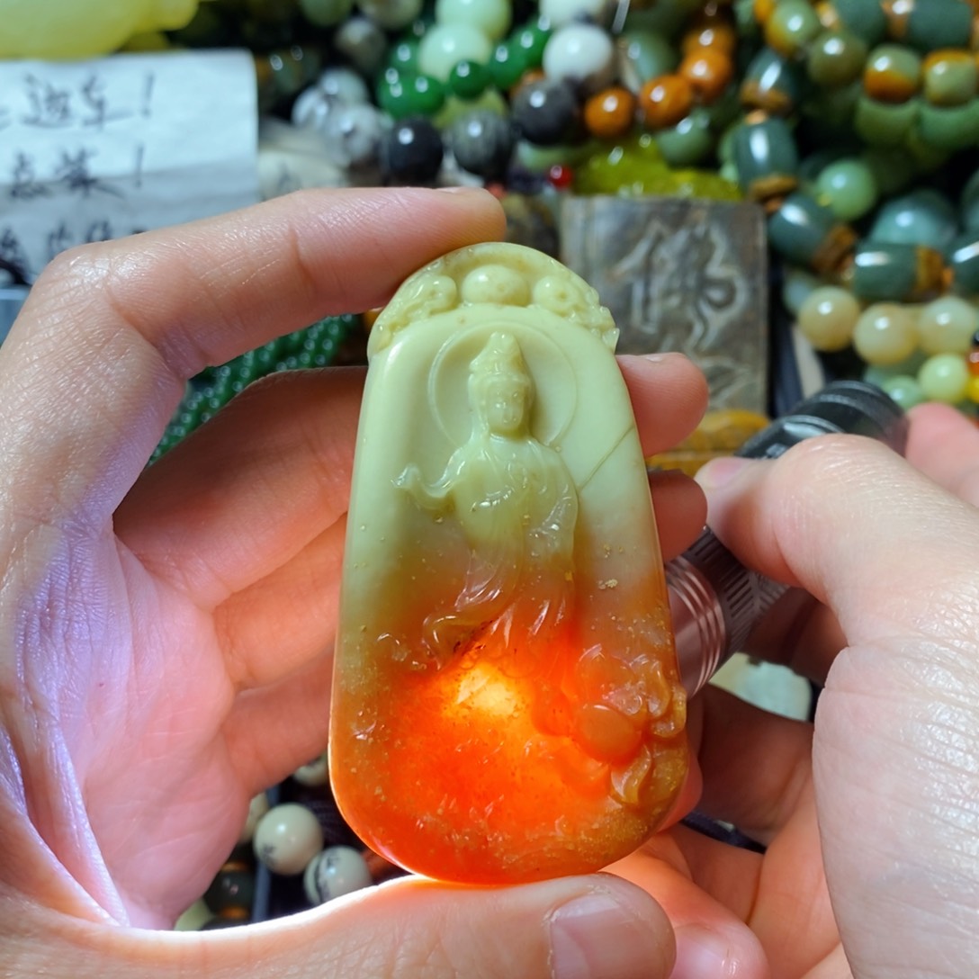 蛇纹石玉未镶嵌颈饰