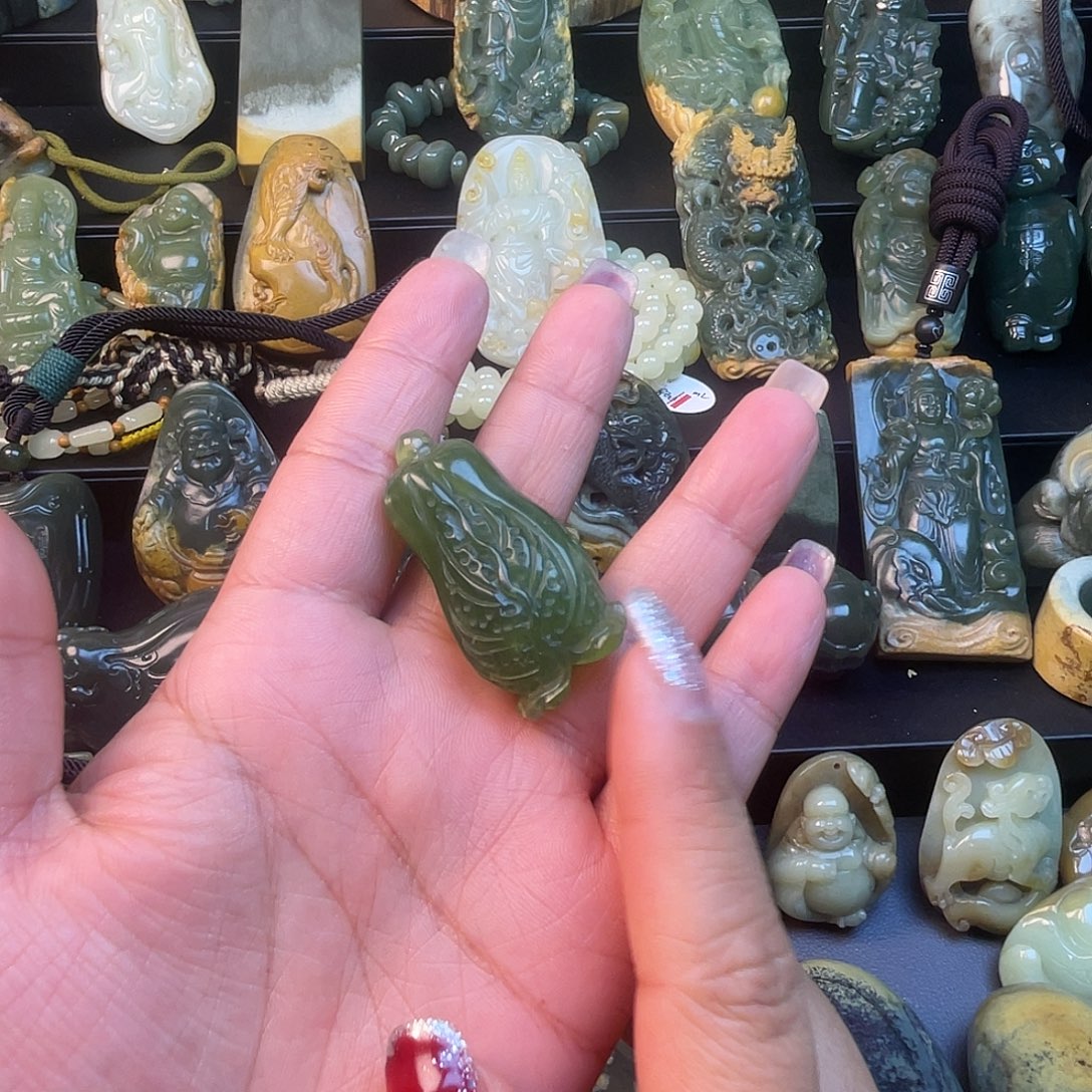 透闪石质玉未镶嵌手链