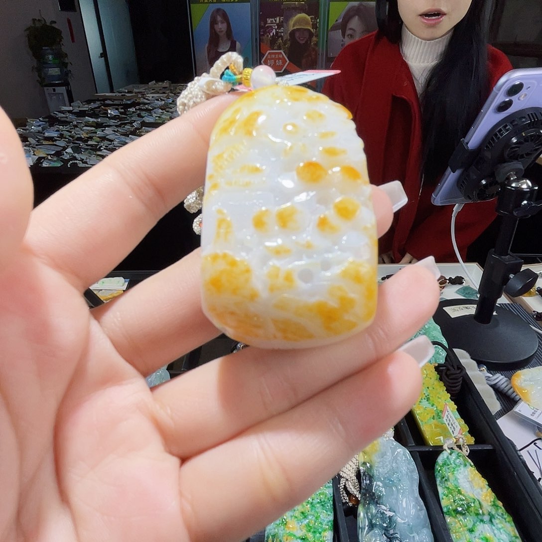 颈饰未镶嵌翡翠一