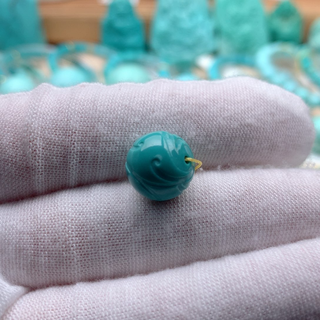 绿松石颈饰未镶嵌