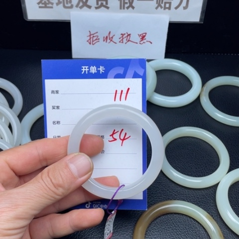 和田玉未镶嵌手镯111