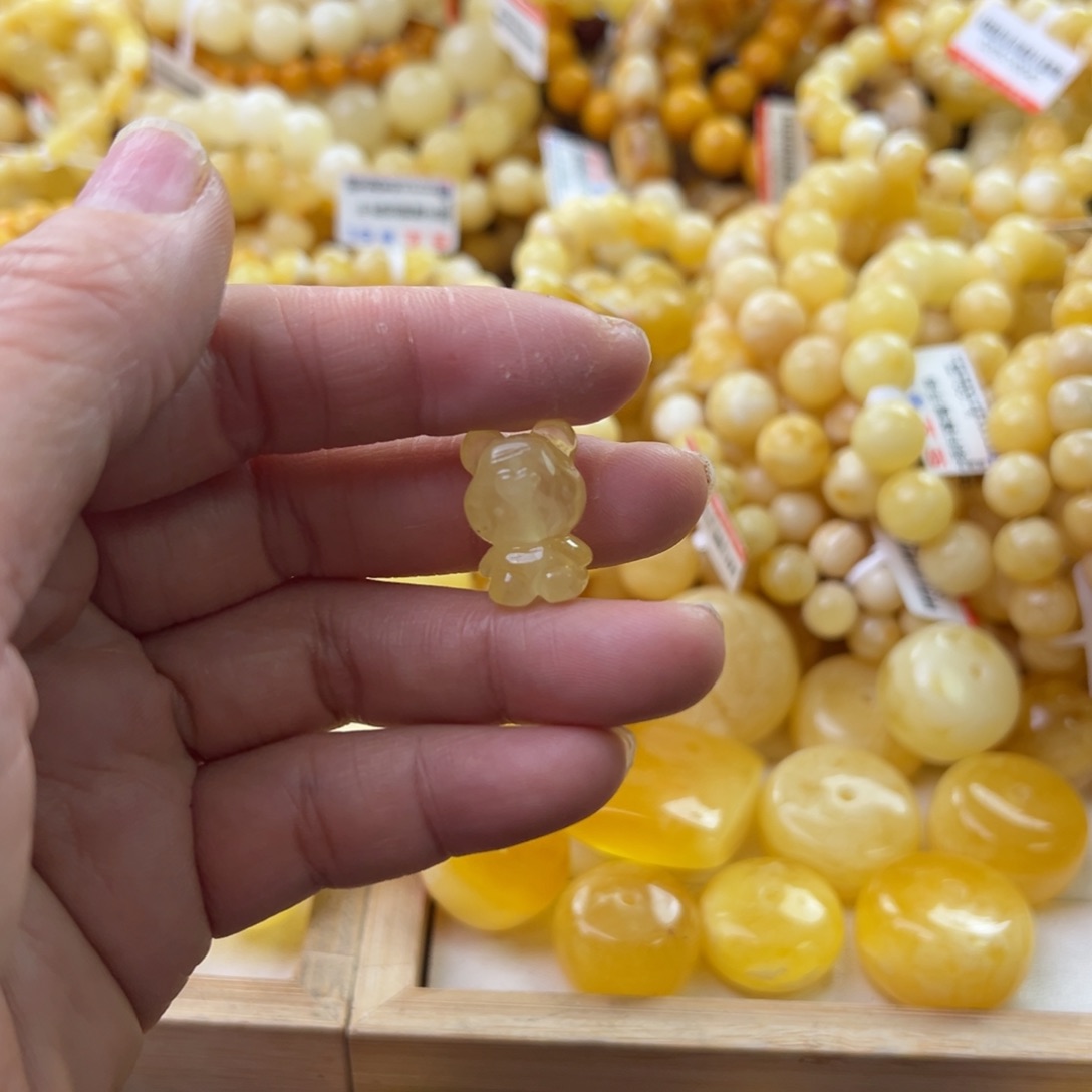 琥珀珠宝奇石未镶嵌