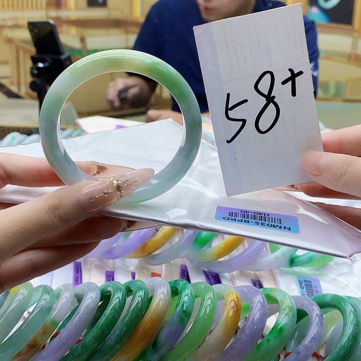 翡翠未镶嵌手镯nn