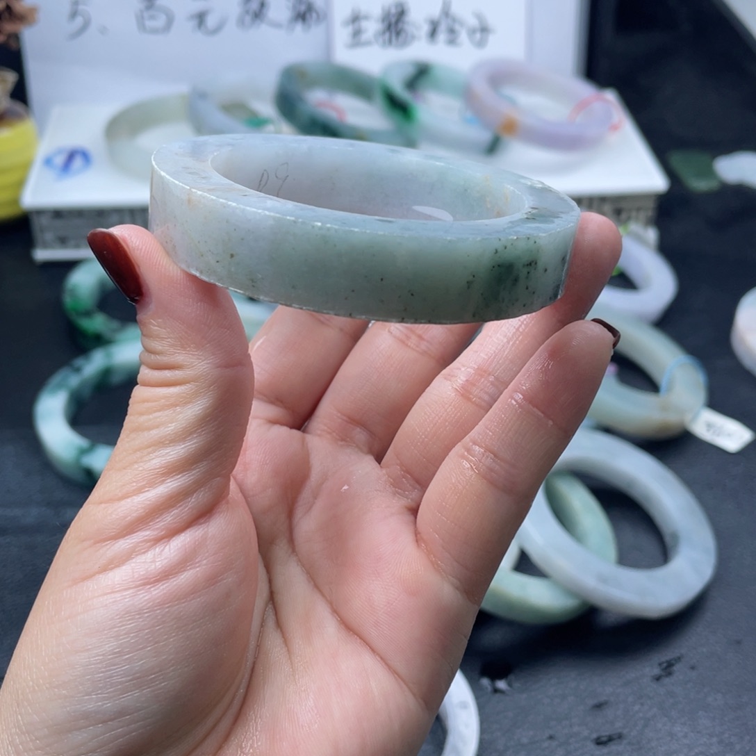 定制翡翠未镶嵌正圈手镯