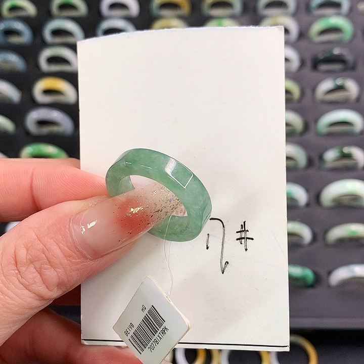 翡翠戒圈未镶嵌翡翠