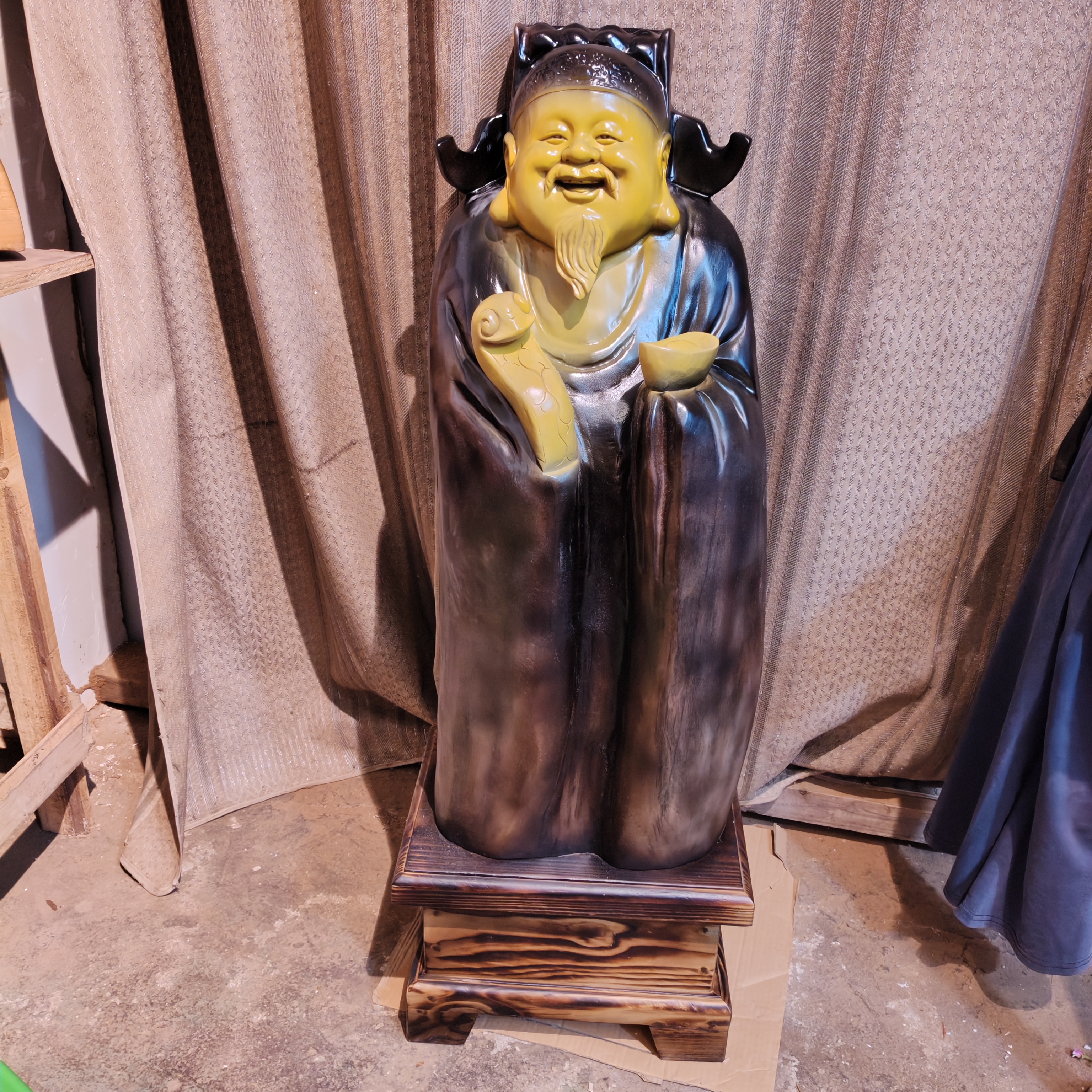 精品香樟木作品 财神爷