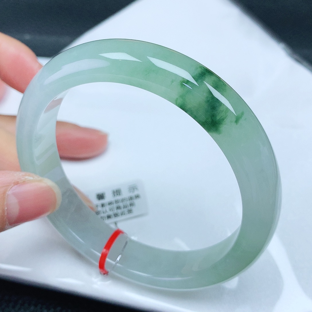 翡翠手镯未镶嵌58圈