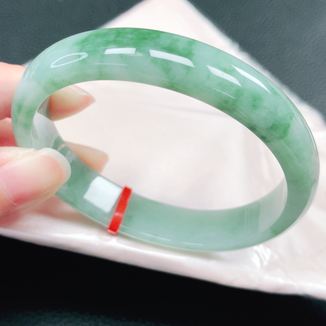 翡翠未镶嵌手镯58贵